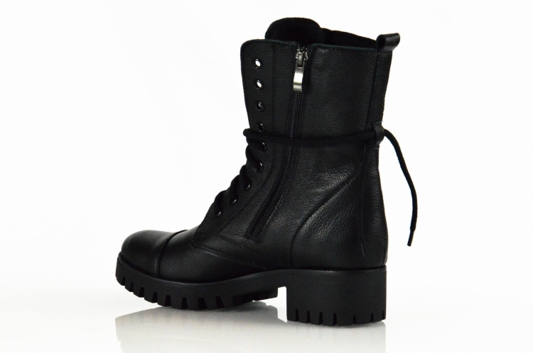 Czarne workery botki military traperowa podeszwa traktor