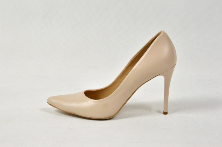 Czółenka szpilki w kolorze beżowym nude