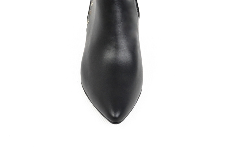 Czarne botki z oczkami niski obcas w szpic skóra