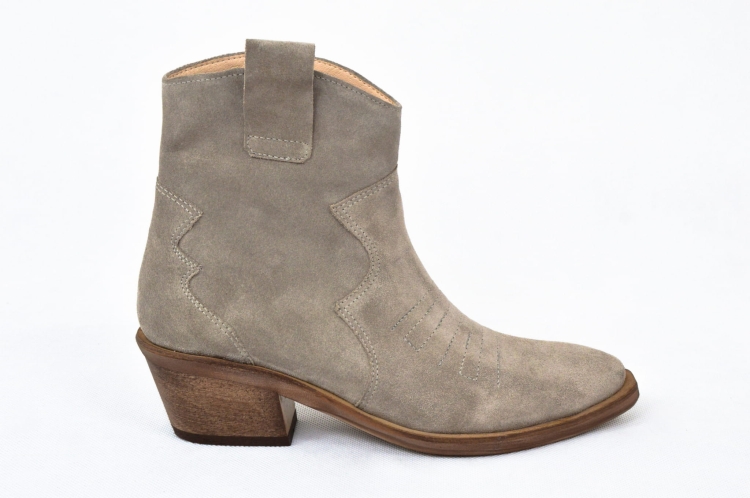 Cappuccino kowbojki na niskim płaskim obcasie.jpg