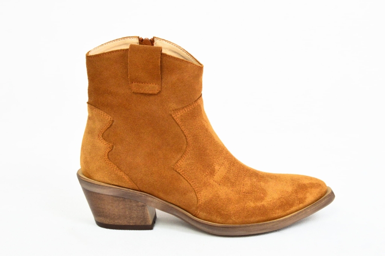 Rude skórzane kowbojki na niskim obcasie.jpg