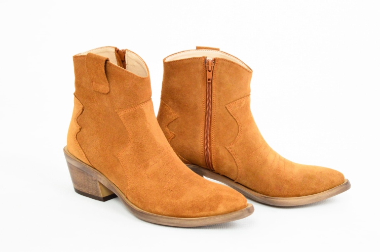 Rude skórzane kowbojki na niskim obcasie (7).jpg