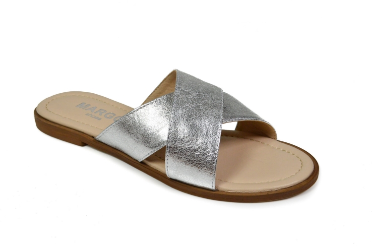 SREBRNE KLAPKI NA PŁASKIEJ PODESZWIE.jpg