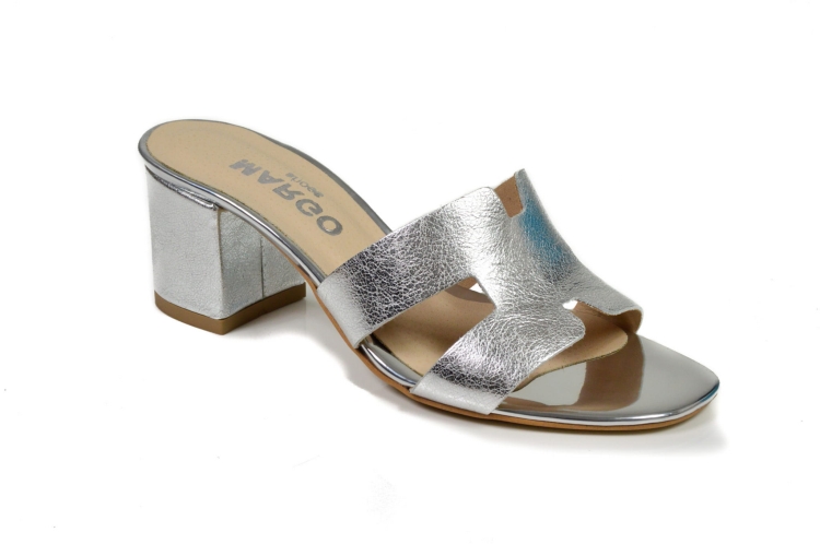 SREBRNE KLAPKI NA KLOCKU.jpg