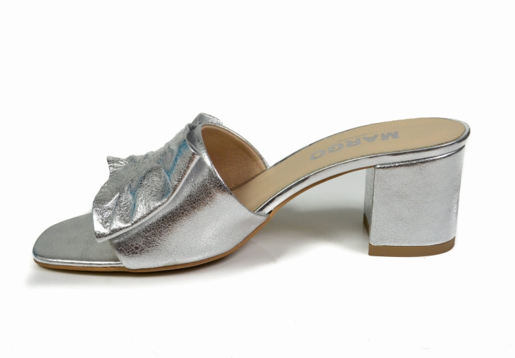Srebrne klapki obcas klocek ozdoba skóra
