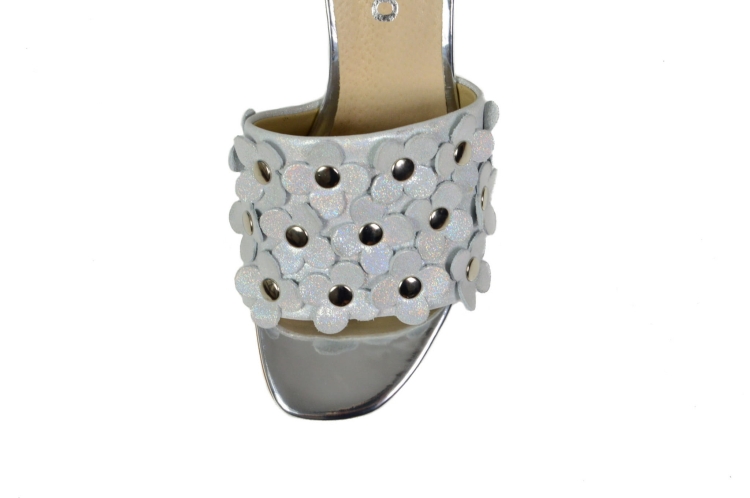 SREBRNE KLAPKI Z KWIATKAMI NA KLOCKU (3).jpg