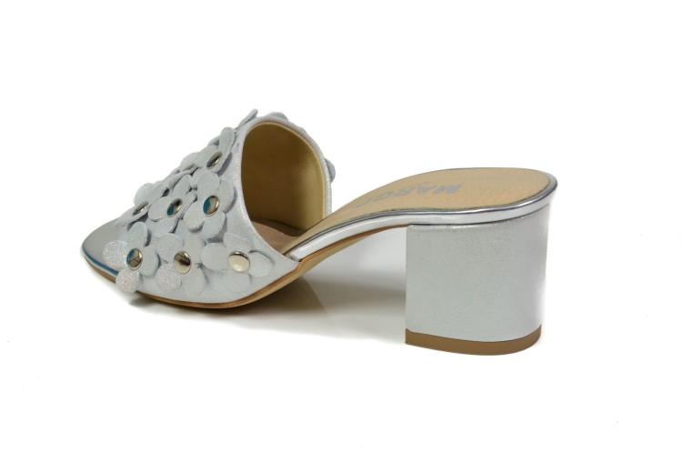 SREBRNE KLAPKI Z KWIATKAMI NA KLOCKU (5).jpg