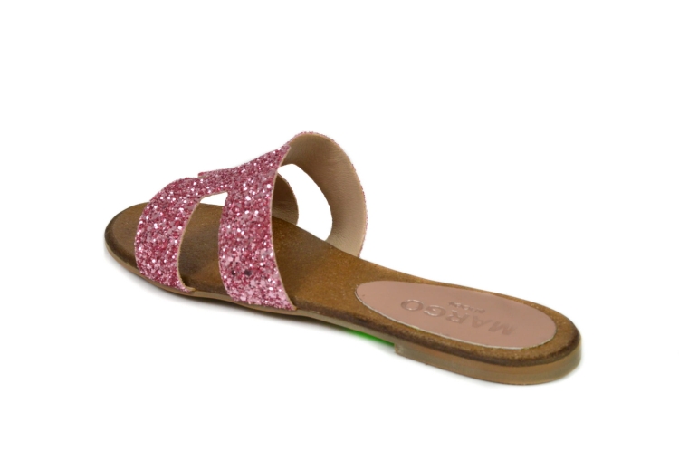 Różowe klapki na płaskim (3).jpg