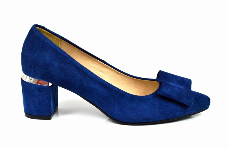 Granatowe czółenka w szpic na niski obcas