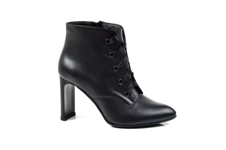 Czarne skórzane botki skóra naturalna smukły obcas słupek