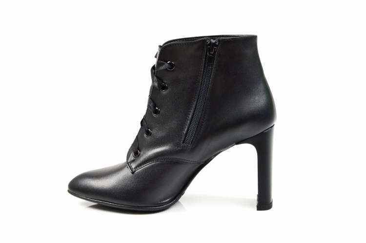 Czarne skórzane botki skóra naturalna smukły obcas słupek