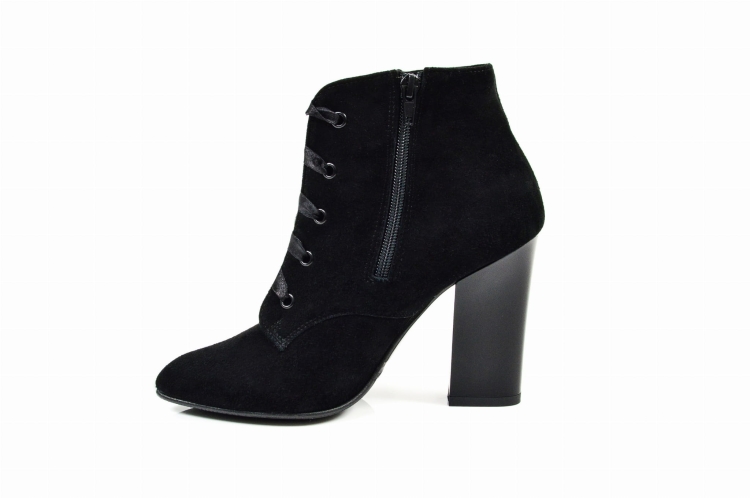 Czarne zamszowe botki skóra naturalna obcas słupek