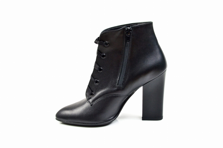 Czarne licowe botki ze skóry naturalnej obcas słupek MargoShoes