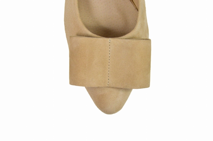 Beżowe czółenka niski obcas klocek skóra zamszowa