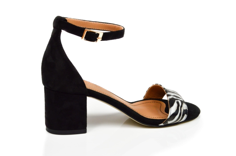 Czarne sandałki na obcasie klocku z zeberką