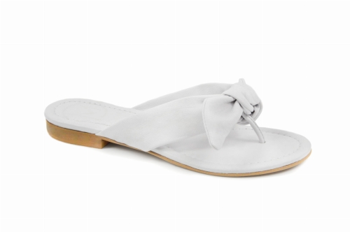 Białe klapki japonki wiązane ozdobna kokardka płaska podeszwa skóra