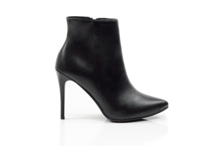 Czarne licowe botki damskie w szpic obcas szpilka skóra naturalna