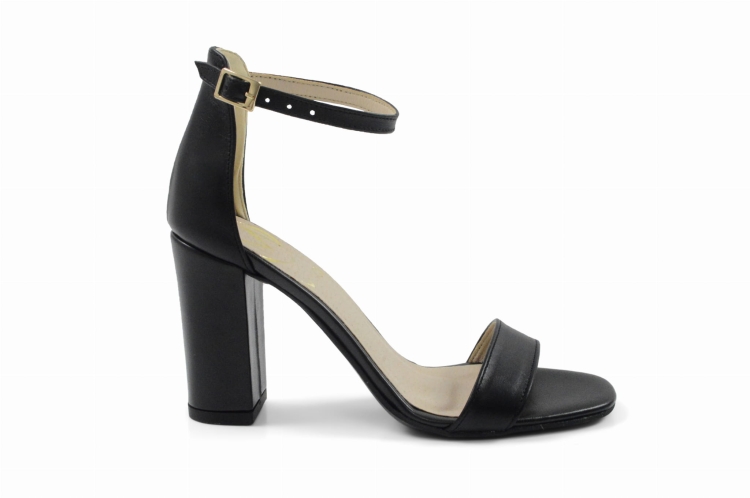 Czarne gładkie sandałki zapinane wkoło kostki skóra naturalna licowa