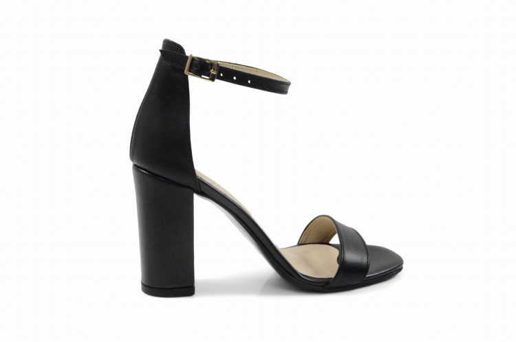 Czarne gładkie sandałki zapinane wkoło kostki skóra naturalna licowa