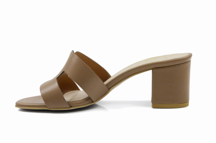 Brązowe koniakowe klapki niski obcas klocek skóra licowa