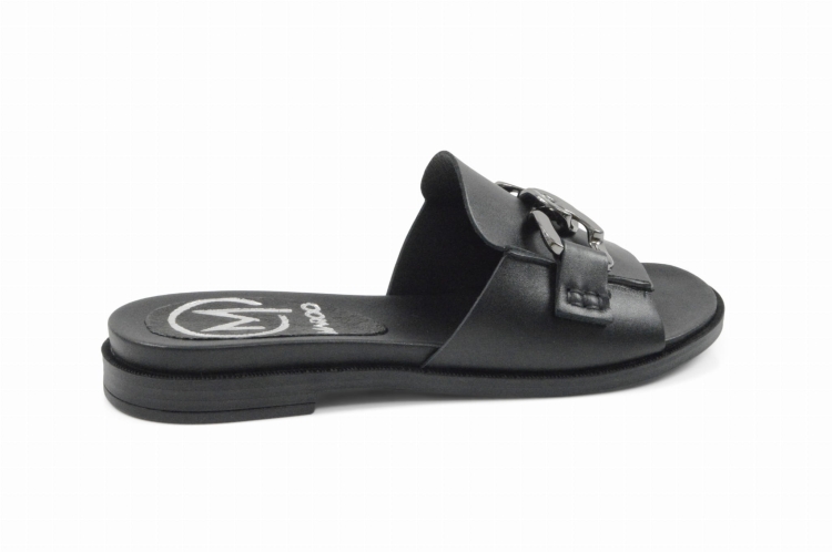 Czarne klapki płaska podeszwa łańcuch ozdobny skórzane