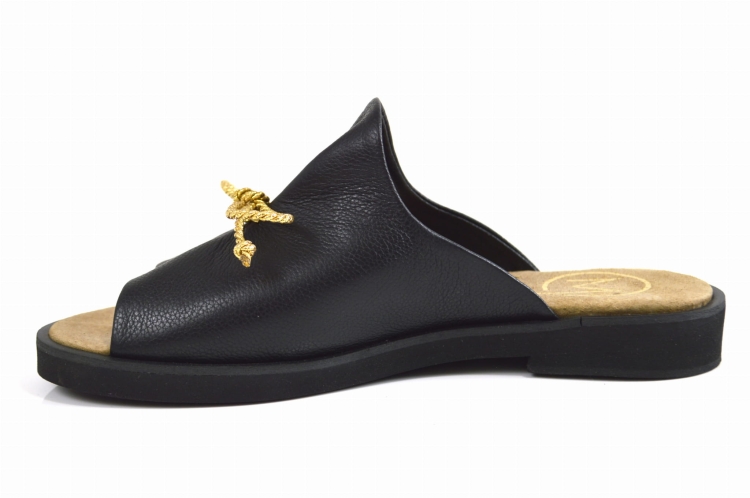 036 czarny lico (3).JPG