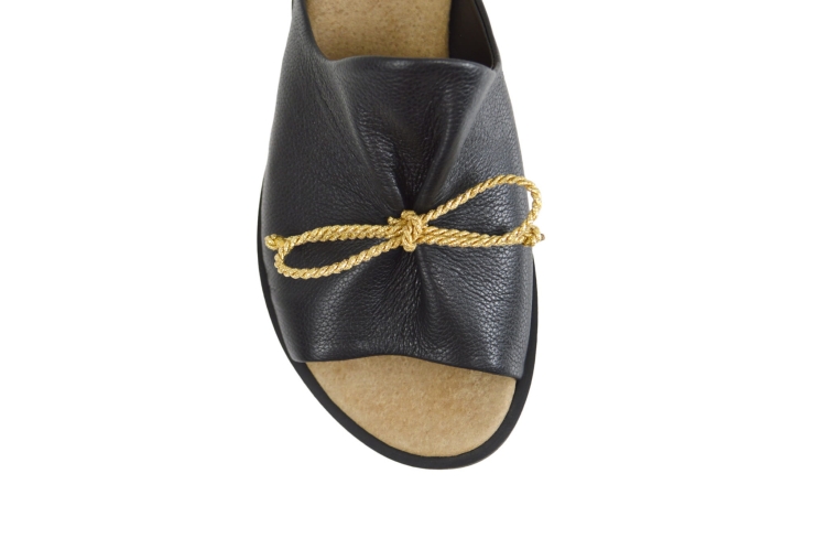 036 czarny lico (4).JPG