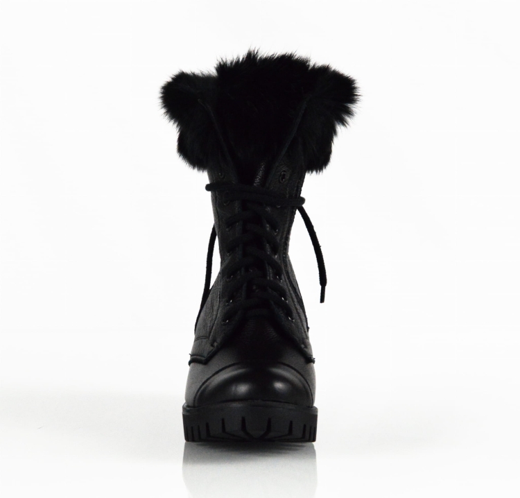 Czarne skórzane workery botki z futerkiem traperowa podeszwa