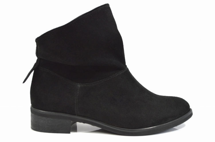 Czarne welurowe botki skórzane na niskim obcasie
