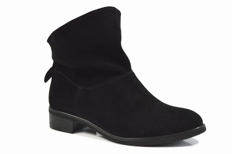 Czarne welurowe botki skórzane na niskim obcasie