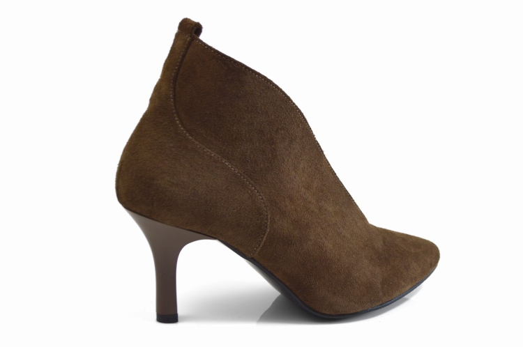 Brązowe botki skórzane welurowe obcas szpilka