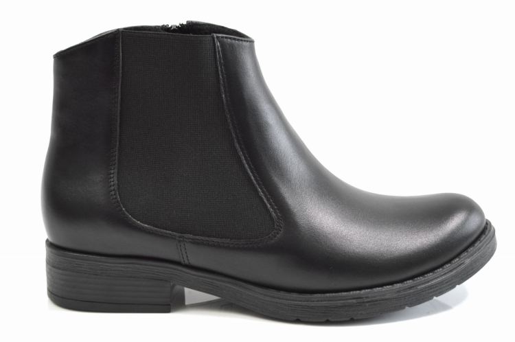 Czarne botki skórzane licowe na niskim obcasie