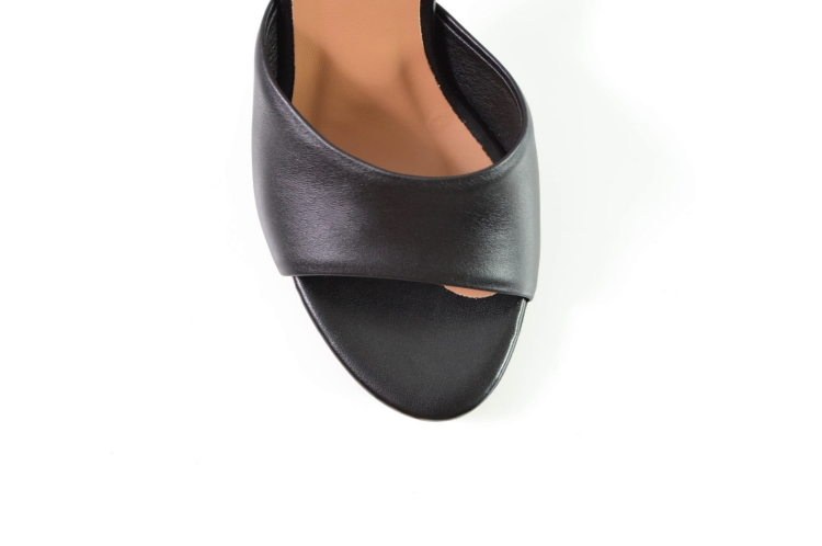 Czarne skórzane licowe klapki na szpilce 8 cm okrągły czubek nosek.jpg