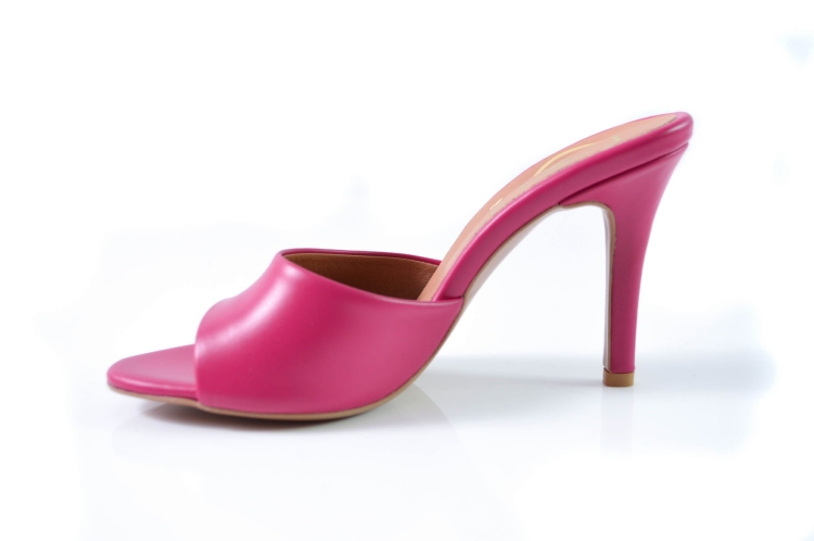 Amarantwoe skórzane licowe klapki na szpilce 8 cm okrągły czubek bok 2.jpg