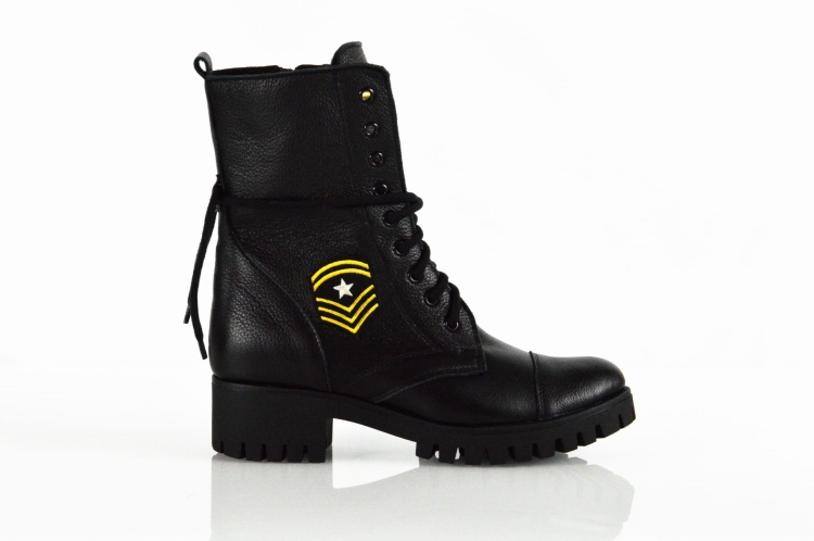 Czarne workery botki military traperowa podeszwa traktor