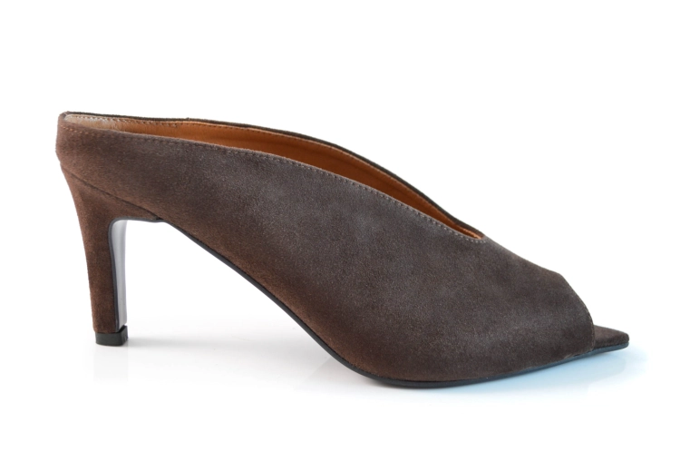 Klapki skórzane w szpic na obcasie szpilce brązowe skóra zamsz