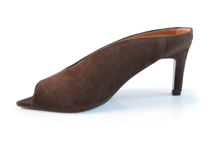 Klapki skórzane w szpic na obcasie szpilce brązowe skóra zamsz