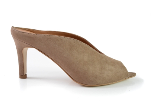 Klapki skórzane w szpic obcas szpilka skóra zamszowa cappuccino