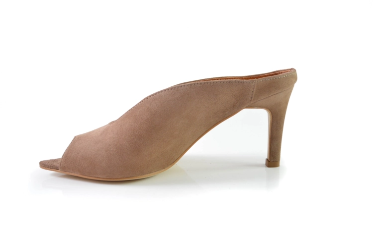 Klapki skórzane w szpic obcas szpilka skóra zamszowa cappuccino