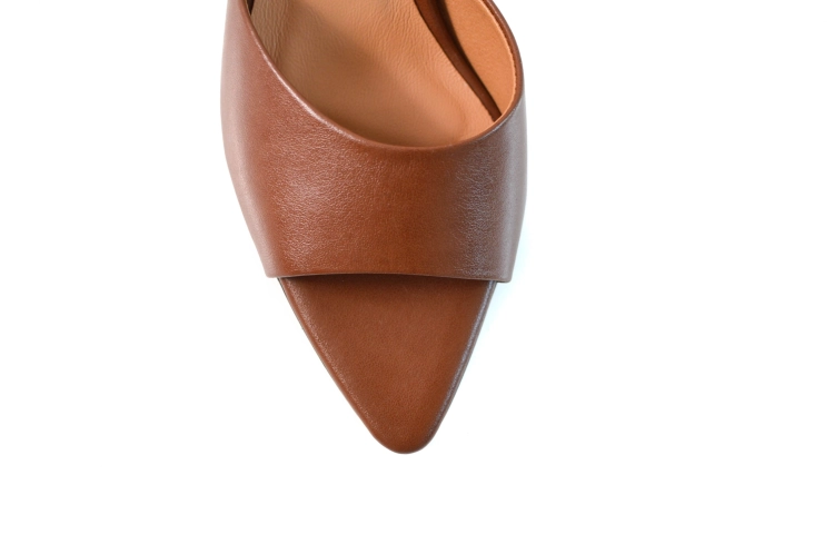 Klapki skórzane w szpic obcas niska szpilka skóra brązowe lico