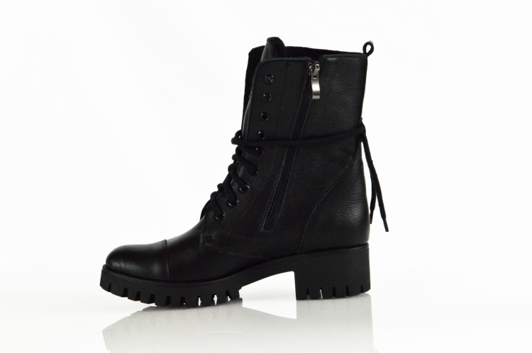 Czarne workery botki military traperowa podeszwa traktor